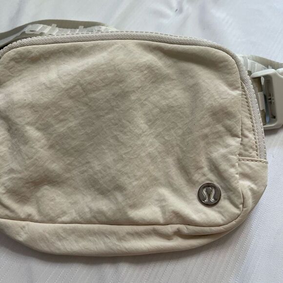 Lululemon Fanny Pack Belt Bag Bum Bag - Picture 2 of 6